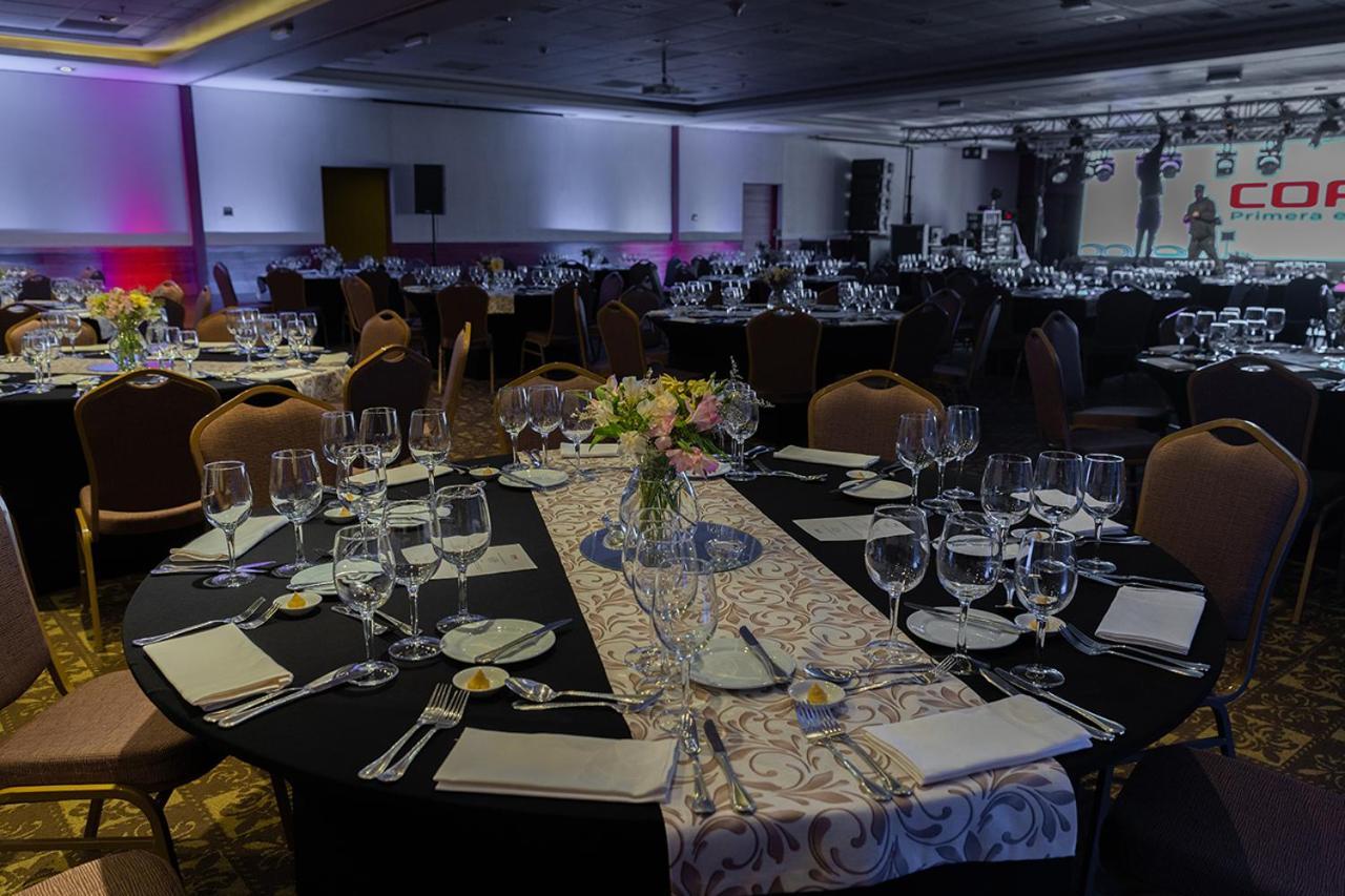 Wyndham Puerto Varas Pettra Exteriér fotografie The 2019 Gala Dinner