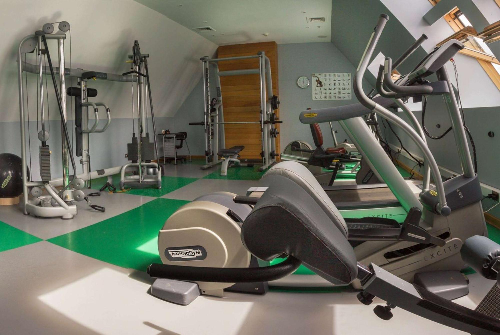 Wyndham Puerto Varas Pettra Exteriér fotografie A gym in the UK